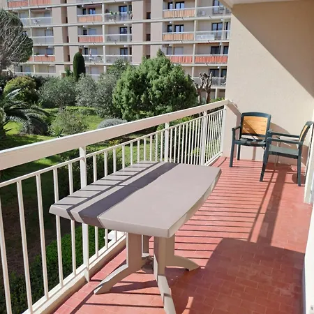 Apartment F3 Calme A St Raphael Saint-Raphaël