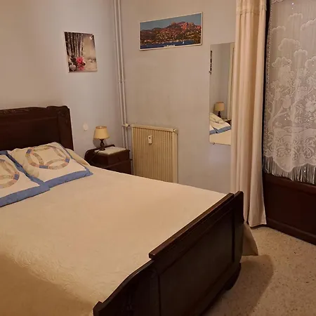 F3 Calme A St Raphael Apartmán *